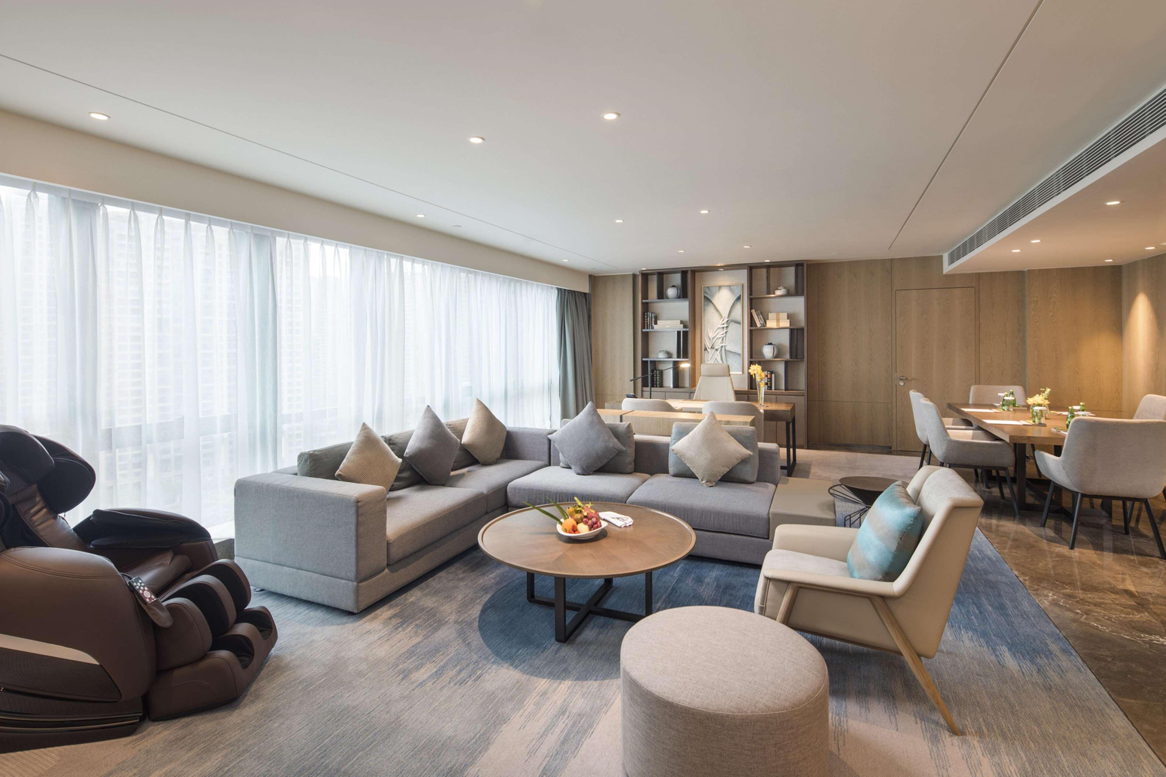 Doubletree By Hilton Hotel Shenzhen Longhua, Near Huawei, Foxcnn, Shenzhen North Railway, Uniwalk & Uniworld Shopping Mall, Sam'S Club Zewnętrze zdjęcie