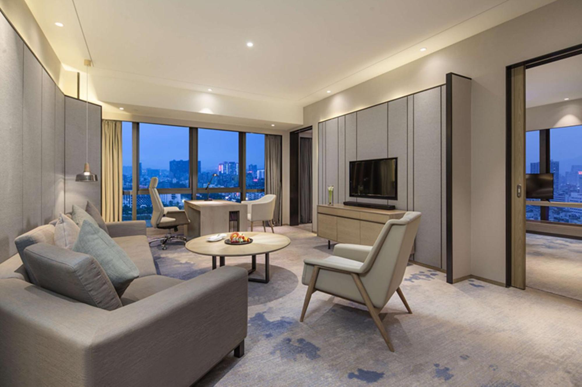 Doubletree By Hilton Hotel Shenzhen Longhua, Near Huawei, Foxcnn, Shenzhen North Railway, Uniwalk & Uniworld Shopping Mall, Sam'S Club Zewnętrze zdjęcie